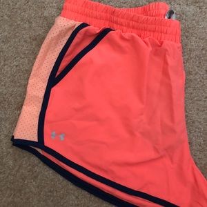 EUC. Under Armour heat gear shorts